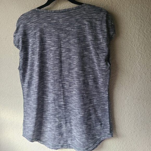 #19 Lululemon Athletica Gray Short Sleeve Top Women's Size 6 - Picture 2 of 5